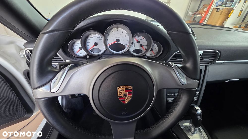 Porsche 911 Carrera 4S PDK - 17