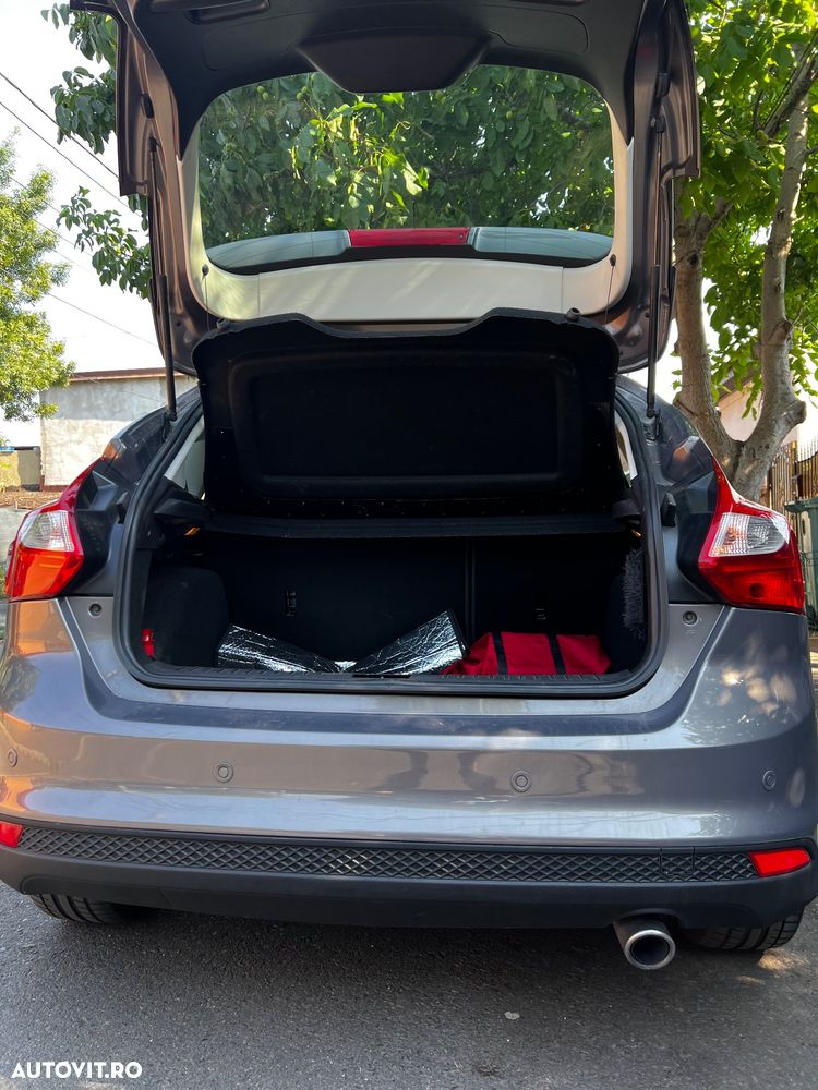 Ford Focus 2.0 TDCi DPF Aut. SYNC Edition - 9