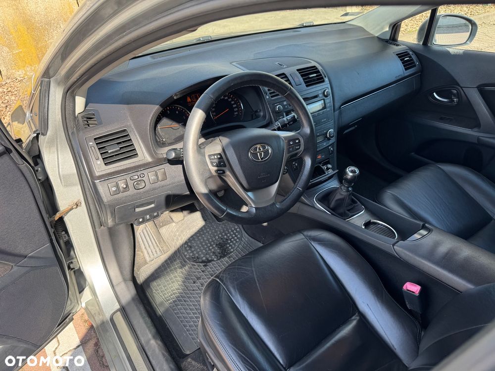 Toyota Avensis 2.0 D-4D Sol - 11