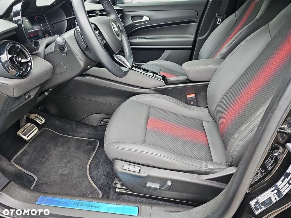 Alfa Romeo Junior 1.2 mHEV Ibrida Speciale eDCT - 21
