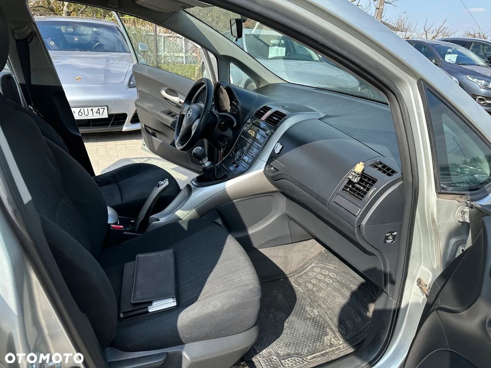 Toyota Auris - 19