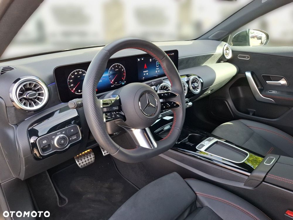 Mercedes-Benz Klasa A 200 AMG Line 7G-DCT - 10