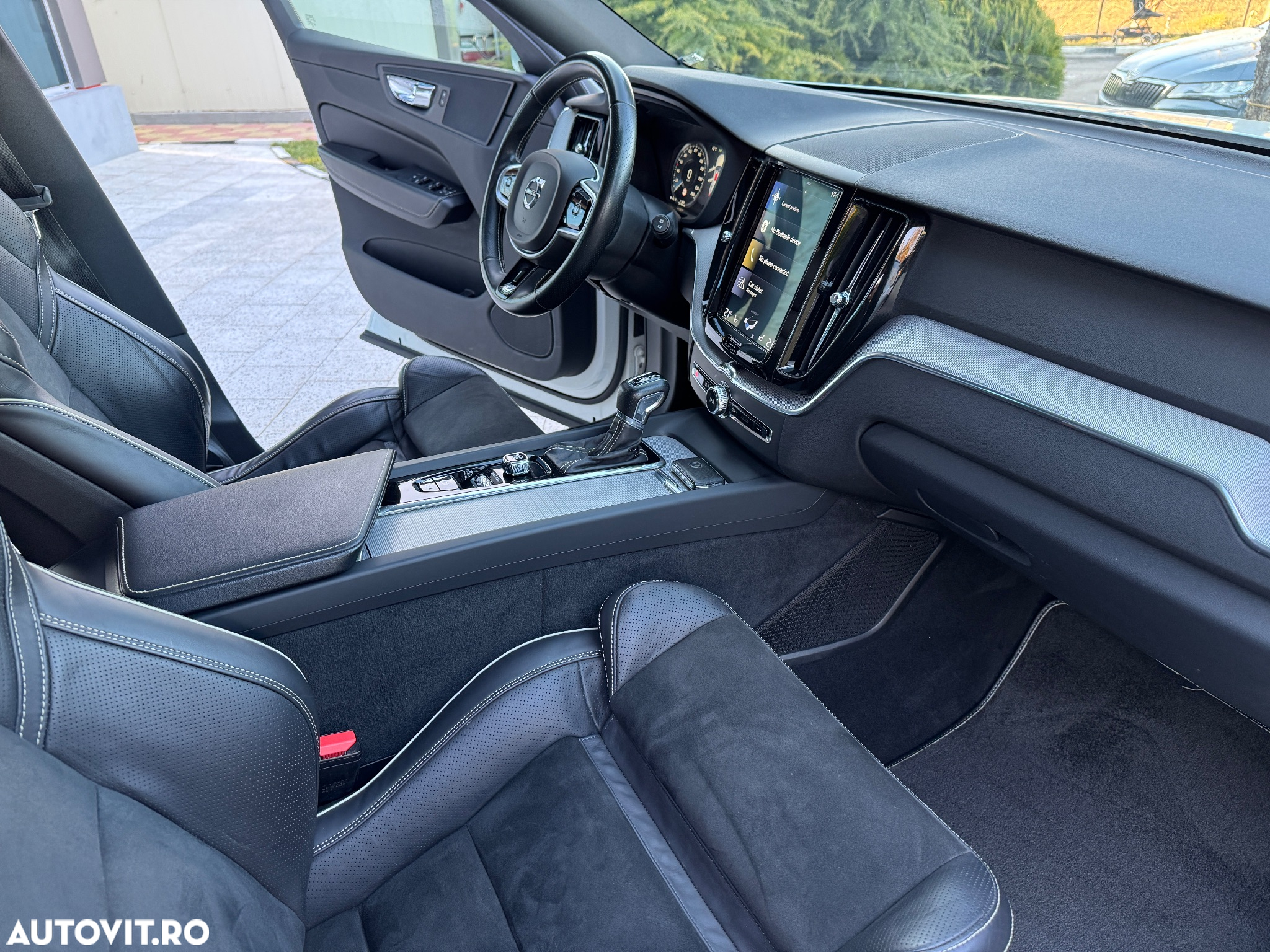 Volvo XC 60 D4 AWD R-Design - 25