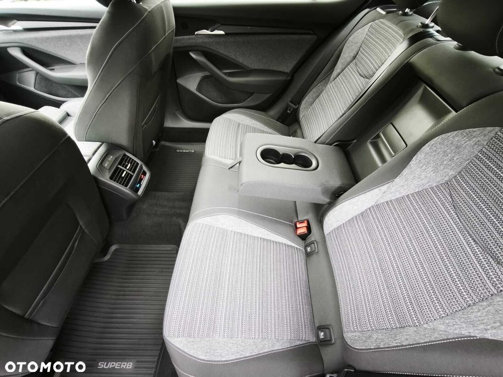 Skoda Superb 2.0 TDI SCR Selection DSG - 19