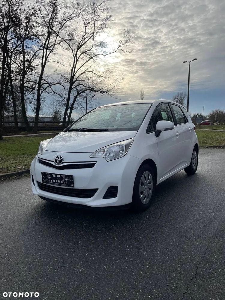 Toyota Verso S 1.4 D-4D Premium - 2