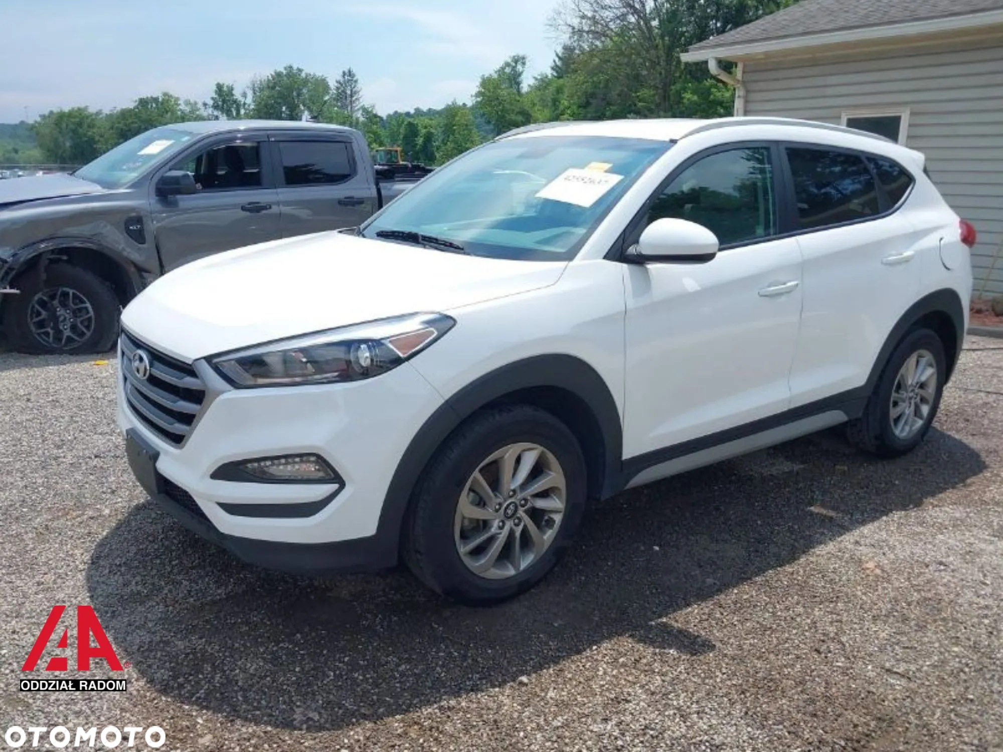 Hyundai Tucson - 2