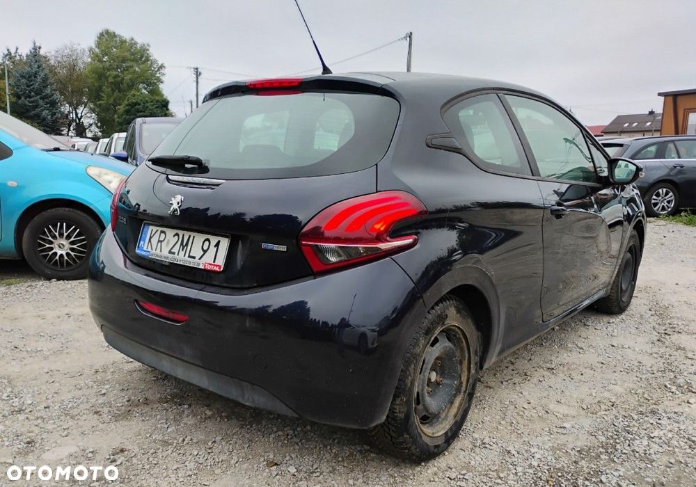 Peugeot 208 - 5