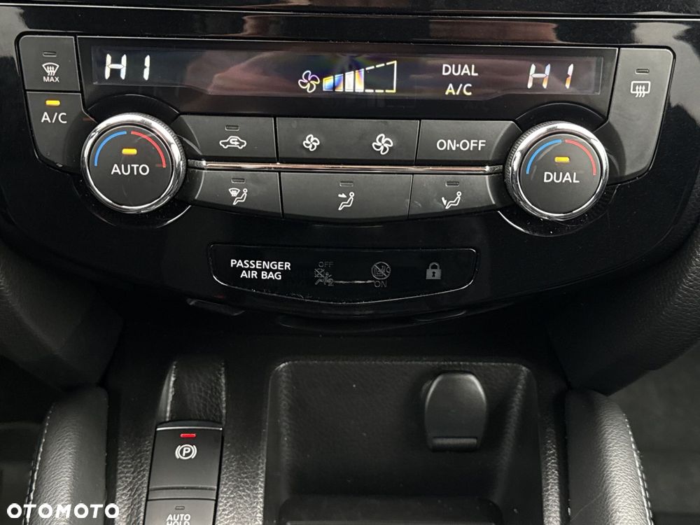 Nissan Qashqai 1.6 DIG-T N-Connecta - 16