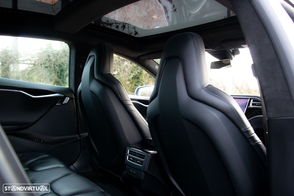 Tesla Model S 90D AWD - 47