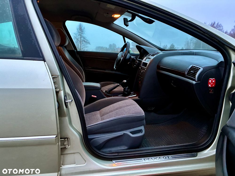 Peugeot 407 2.0 Premium Navtech - 23