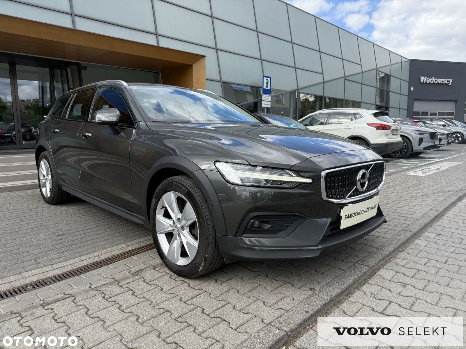 Volvo V60 Cross Country - 3