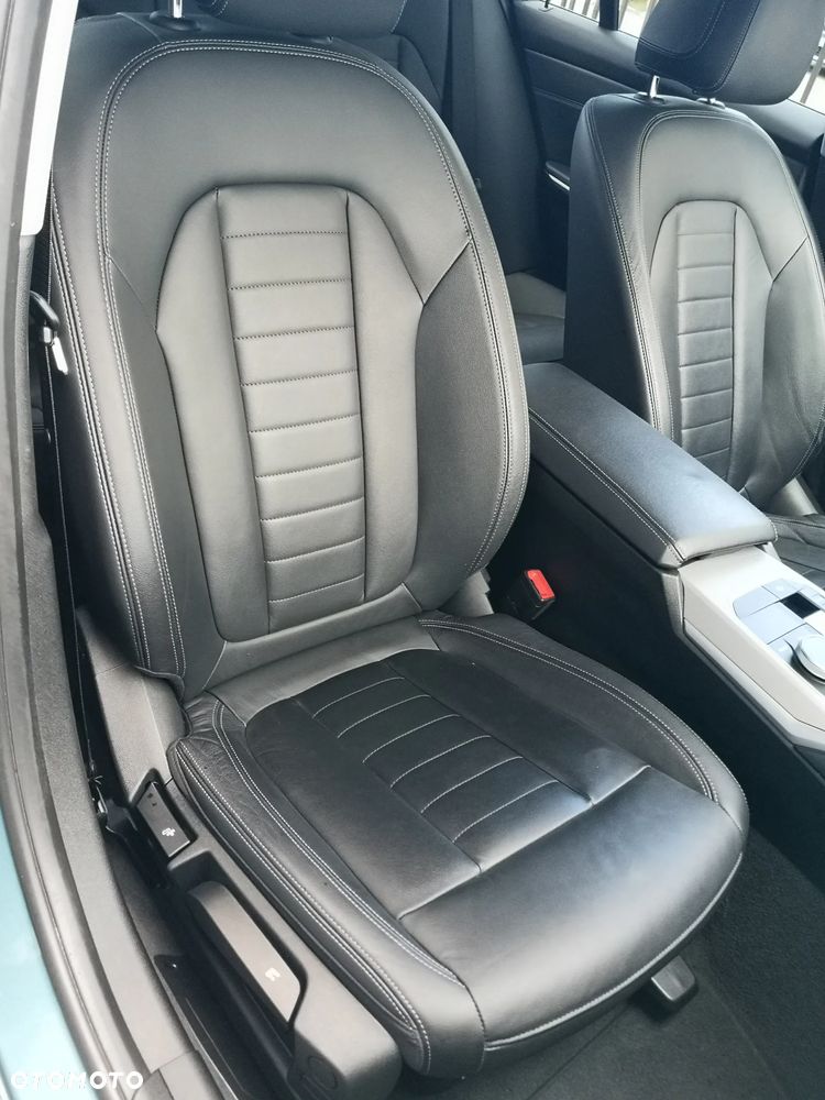 BMW Seria 3 320i Advantage - 32
