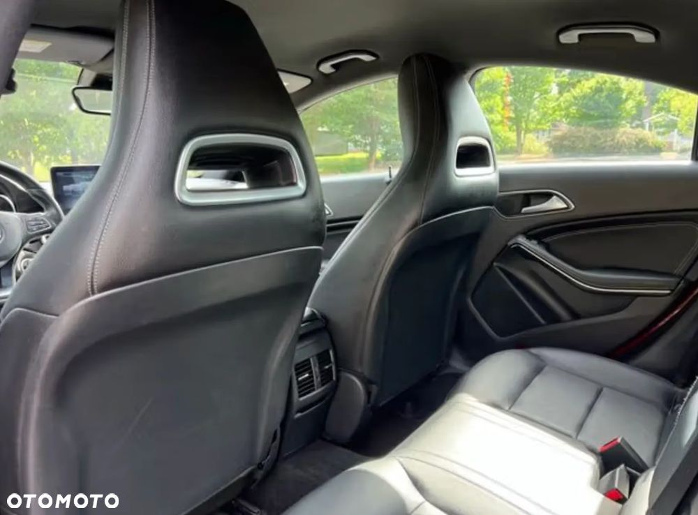 Mercedes-Benz CLA 250 4Matic 7G-DCT Sport - 13