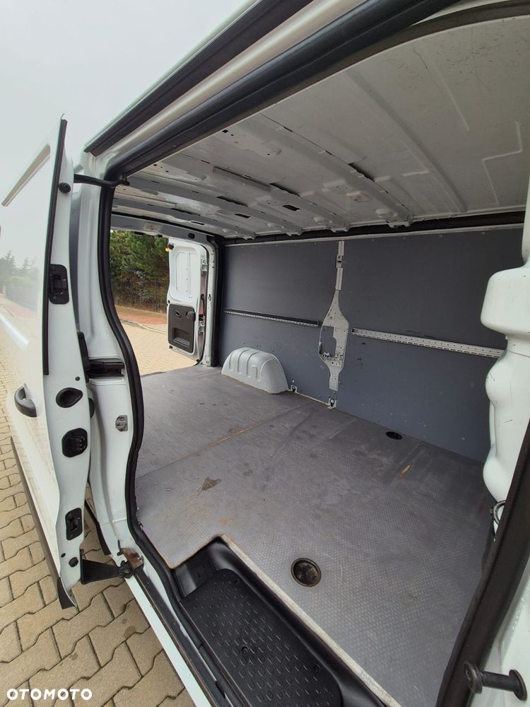 Renault Trafic Long 2016r 115Koni Nawi Kamera Klima Super stan 100% Bezwypadkowy - 18