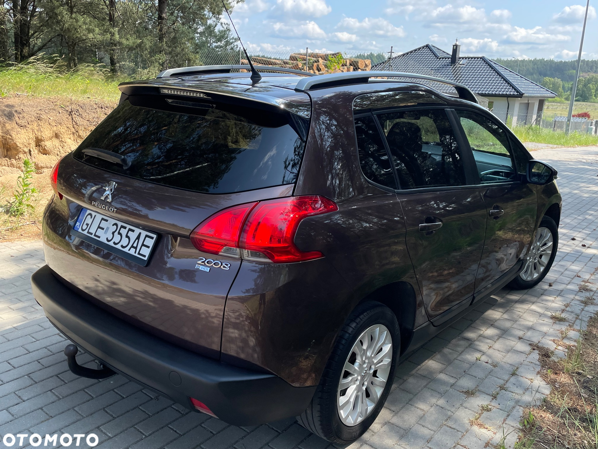 Peugeot 2008 1.6 e-HDi Allure S&S - 8