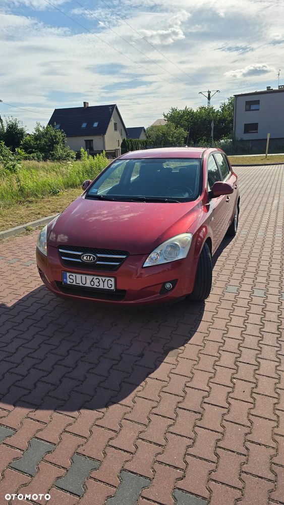 Kia Ceed 2.0 crdi Optimum + - 1
