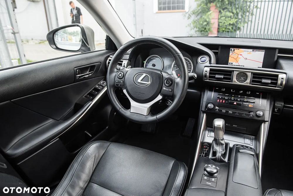 Lexus IS Luxury Line - 28