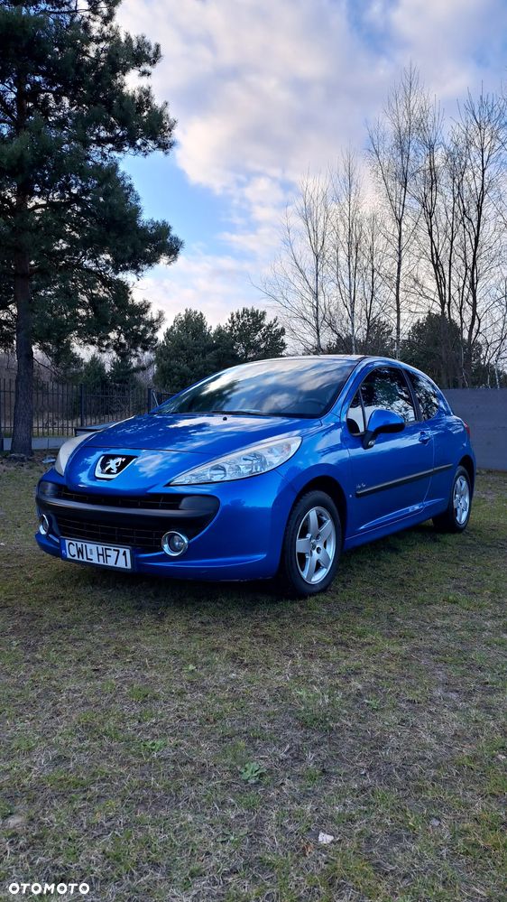 Peugeot 207 - 1