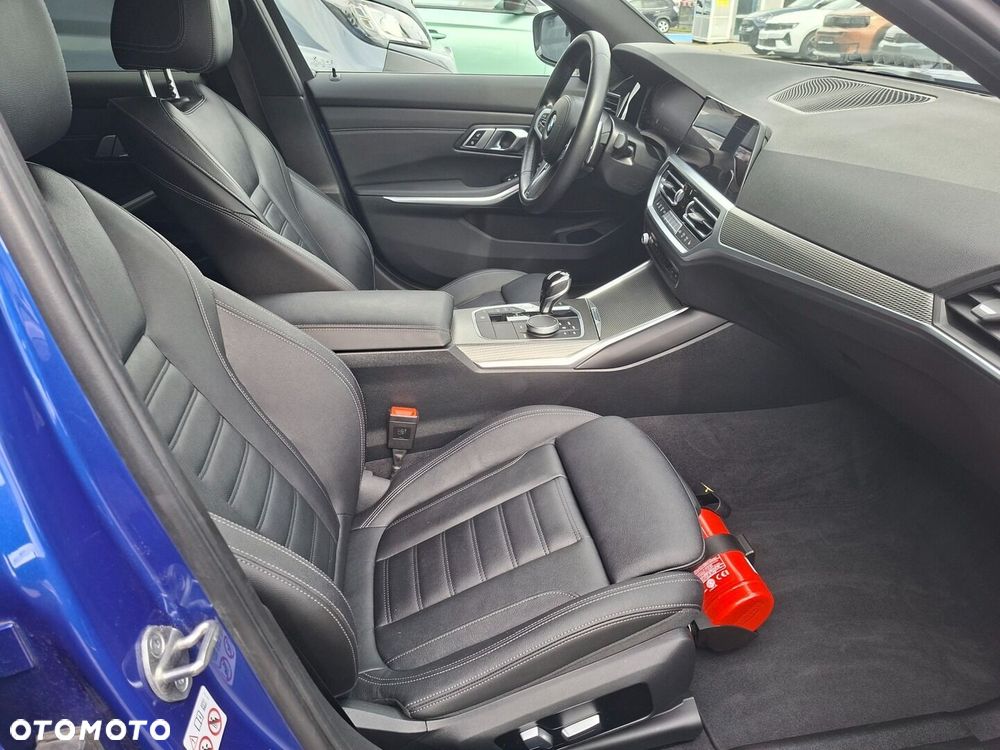 BMW Seria 3 320d xDrive mHEV M Sport sport - 27