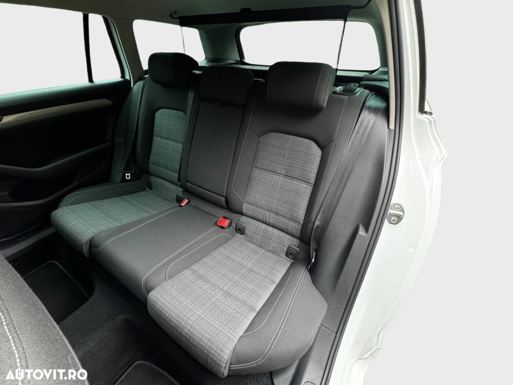 Volkswagen Passat 2.0 TDI SCR DSG Elegance - 24