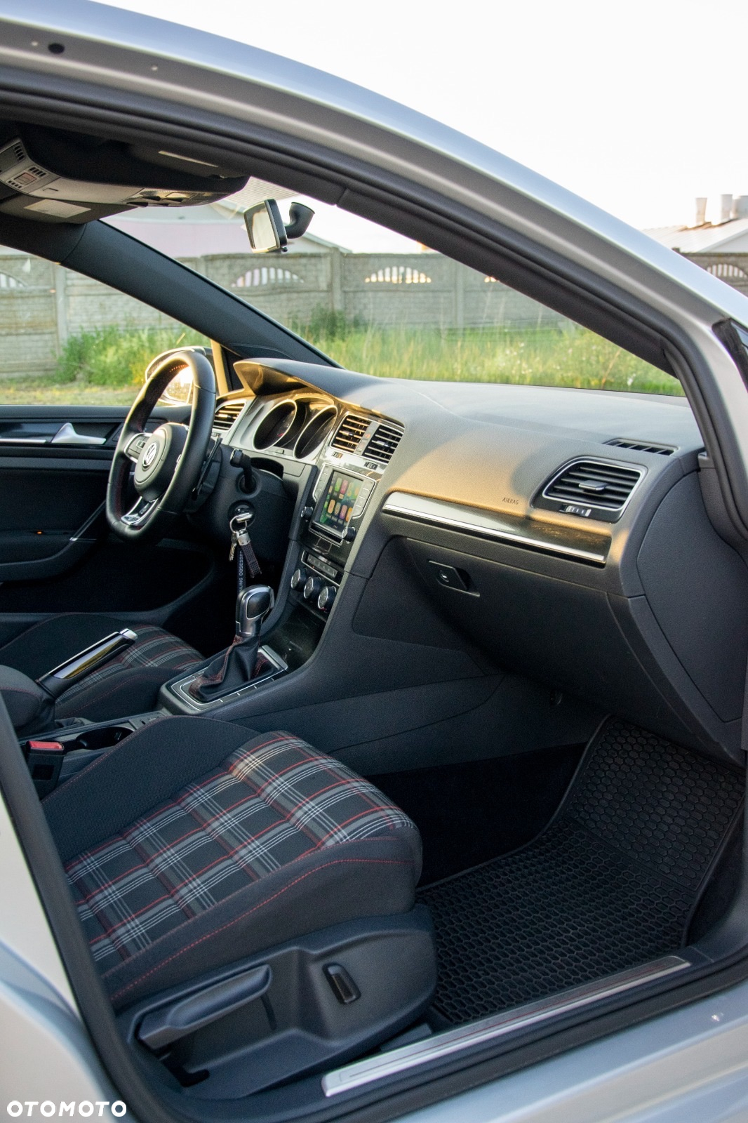 Volkswagen Golf - 14