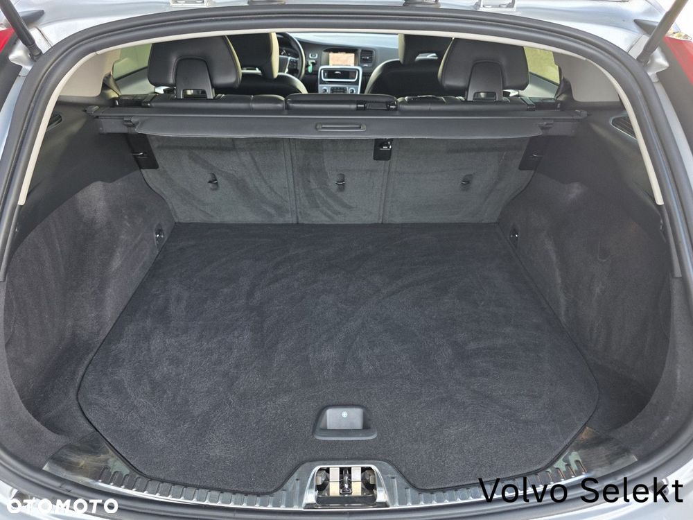 Volvo V60 Cross Country - 18