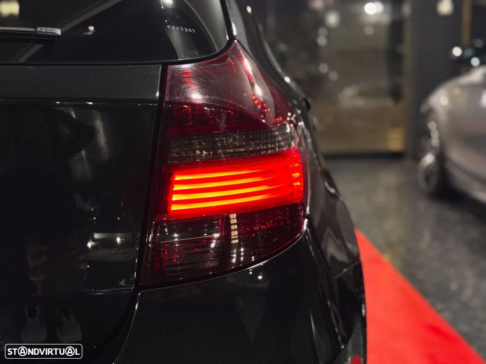 BMW 118 d Pack M - 17