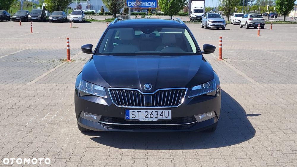 Skoda Superb 2.0 TDI DSG L&K - 8