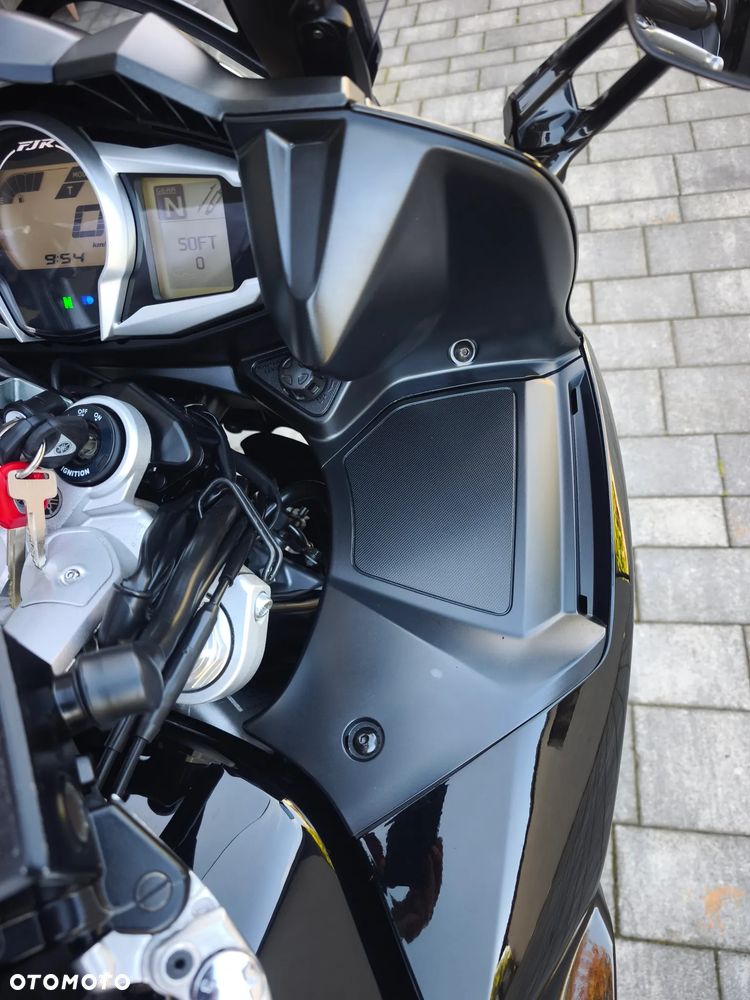 Yamaha FJR - 24