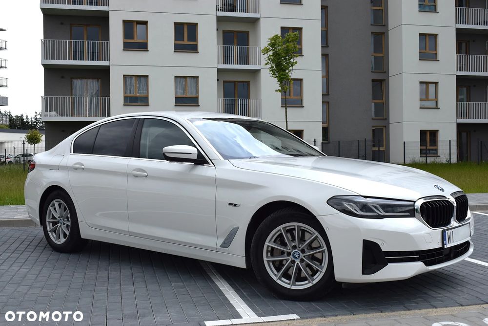 BMW Seria 5 530i xDrive mHEV sport - 17