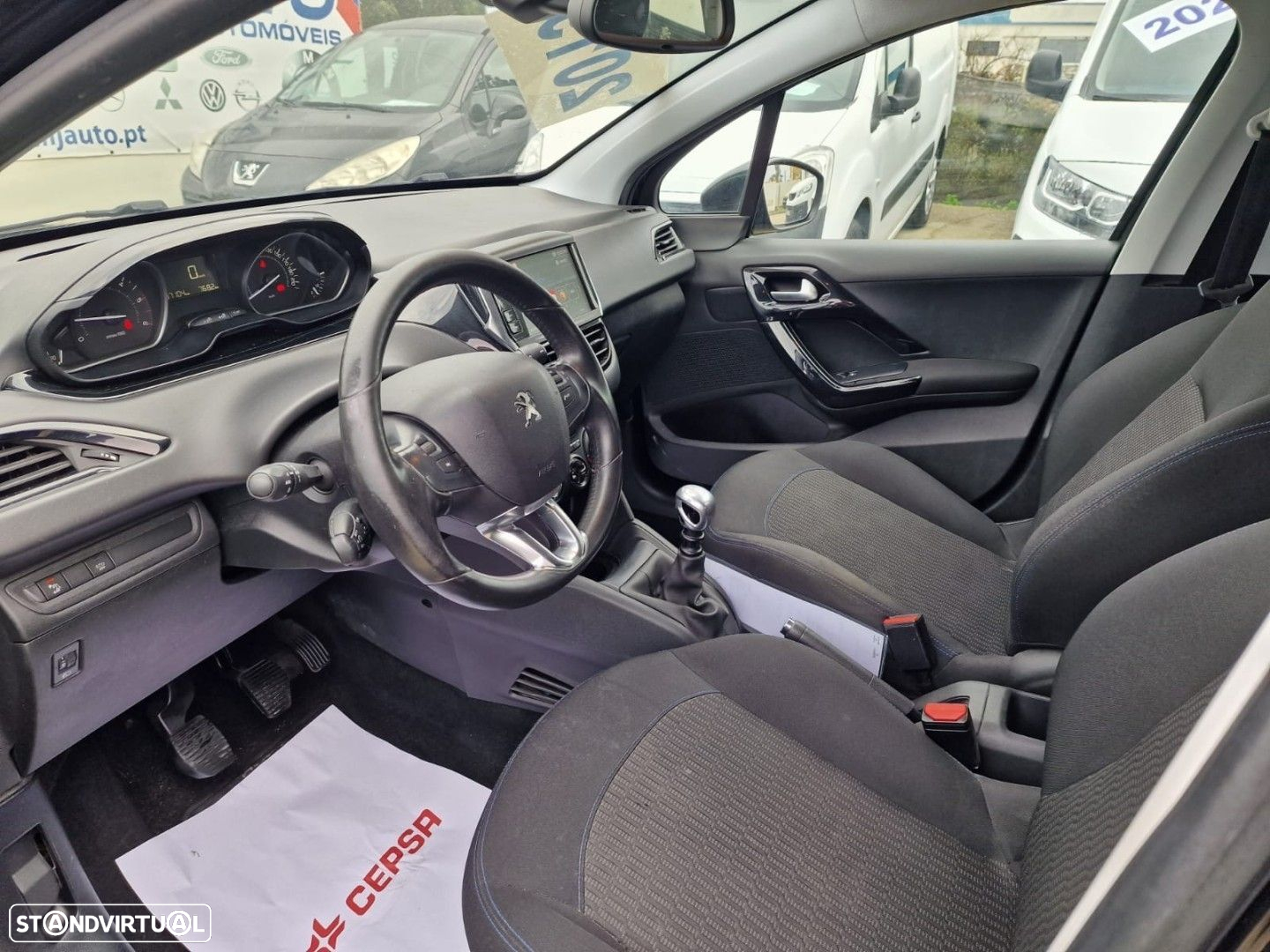 Peugeot 208 1.5 BlueHDi Signature - 6