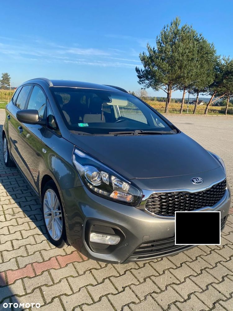 Kia Carens - 1