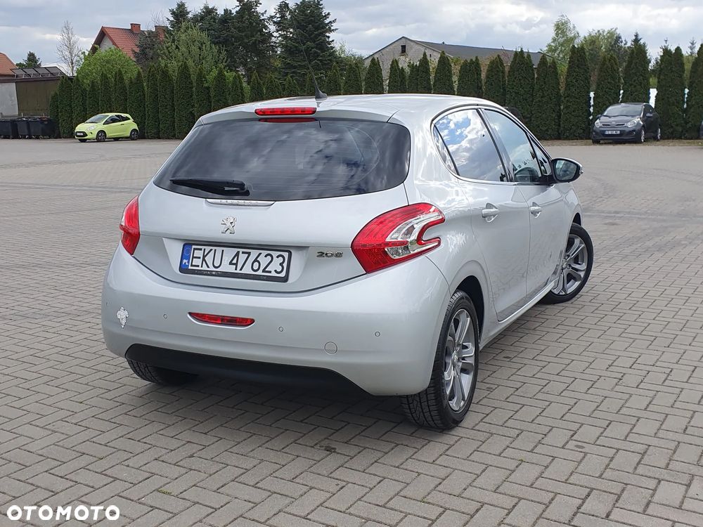 Peugeot 208 - 9