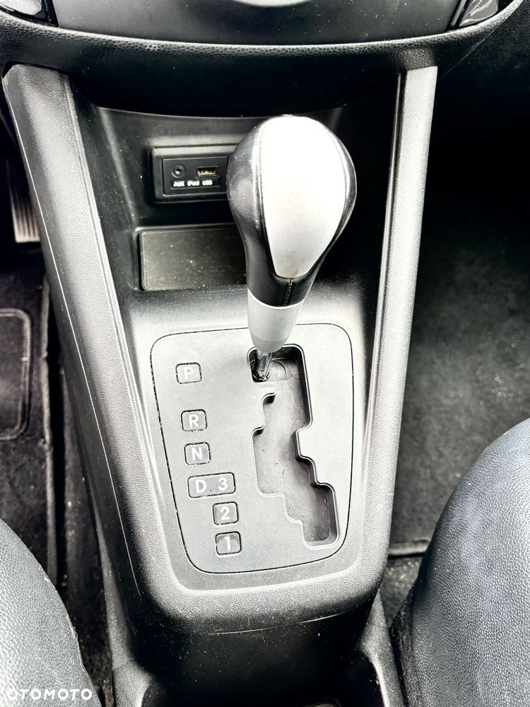 Kia Venga 1.6 L - 14