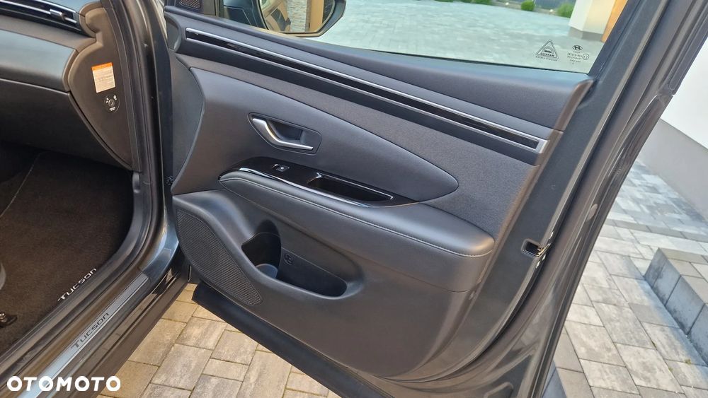 Hyundai Tucson 1.6 T-GDi HEV Executive 2WD - 34