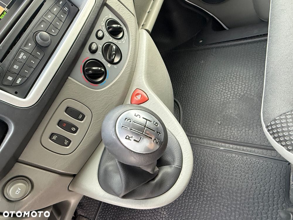Opel Vivaro - 10