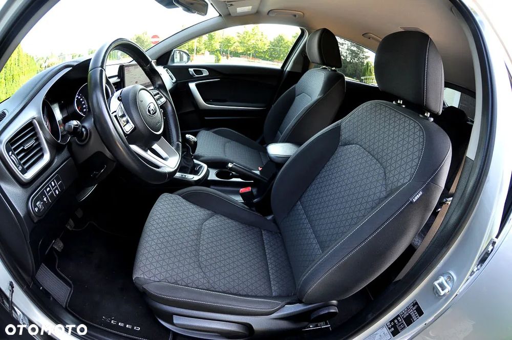 Kia XCeed 1.6 CRDi SCR L Business Line - 16