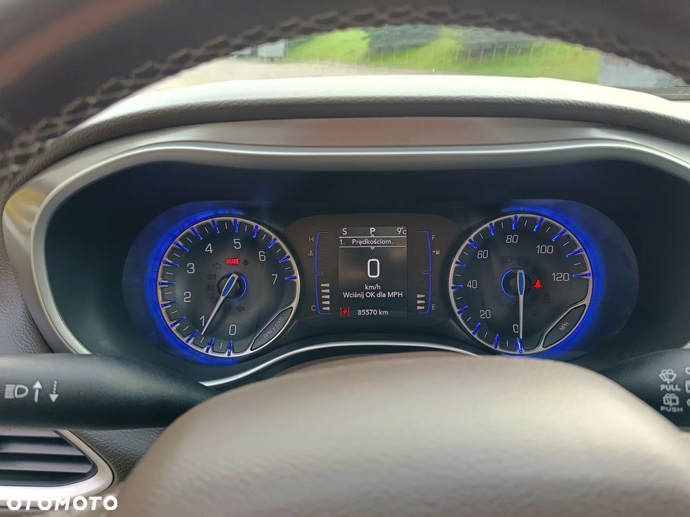 Chrysler Pacifica - 17