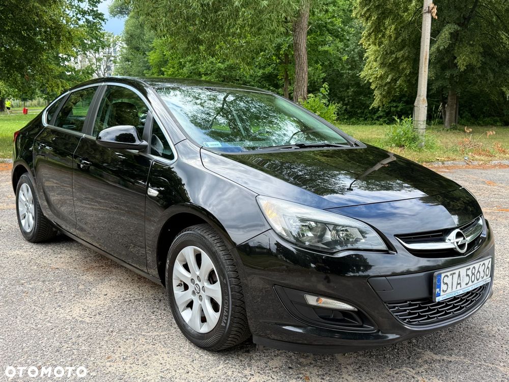 Opel Astra 1.4 T Essentia - 9
