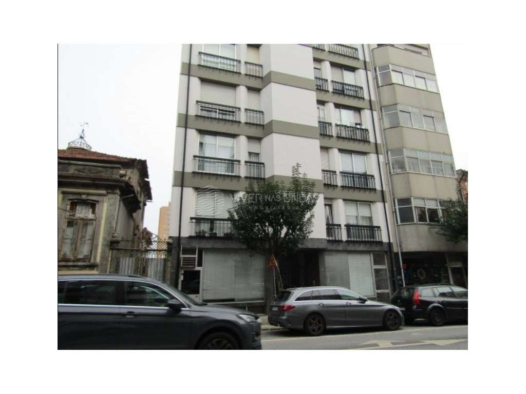 Espaço Comercial com Elevado Potencial de Rentabilidade na Boavista - Grande imagem: 2/16