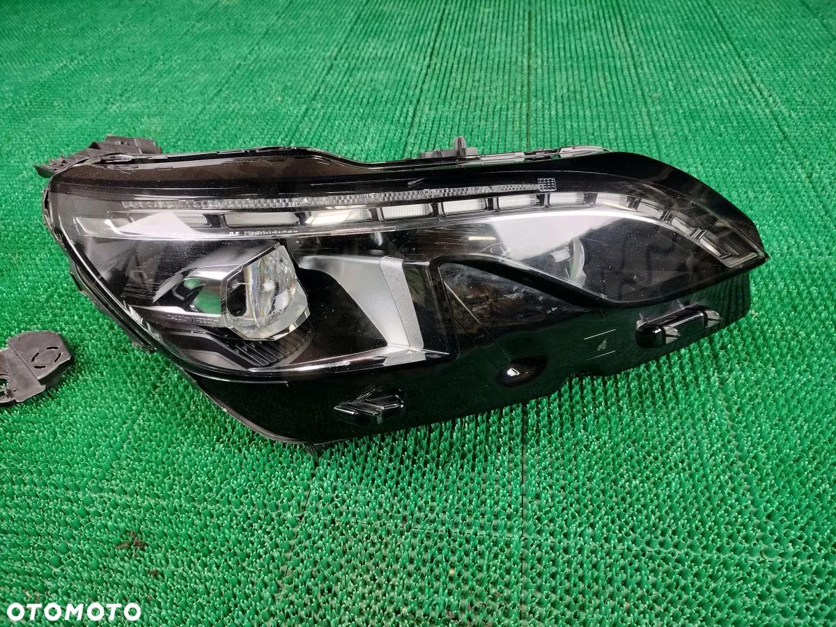 PEUGEOT 3008 GT 17-20r Lampa Przód Prawy - 1