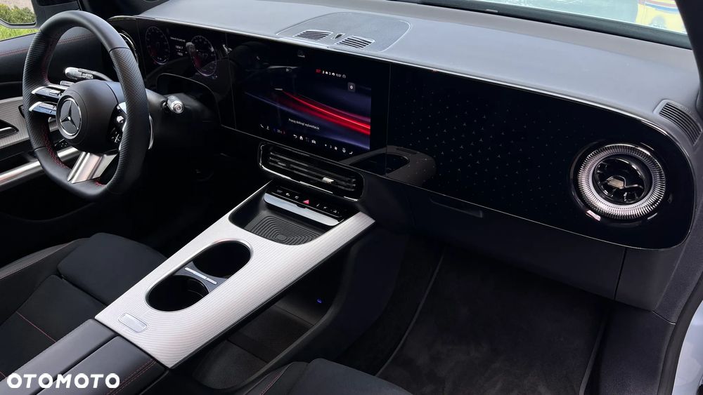 Mercedes-Benz GLB 250+ EQ 85kWh - 11