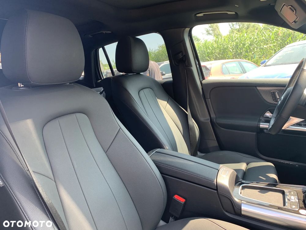 Mercedes-Benz GLA 250 4Matic 8G-DCT - 19