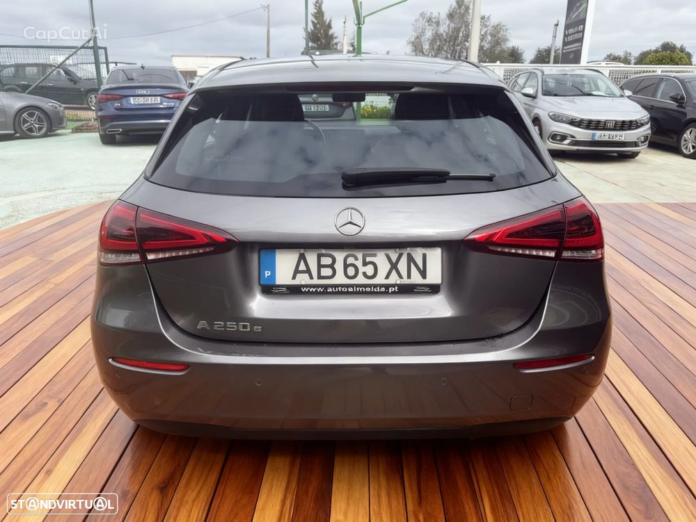Mercedes-Benz A 250 e Progressive - 11