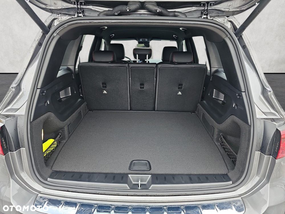 Mercedes-Benz GLB - 16