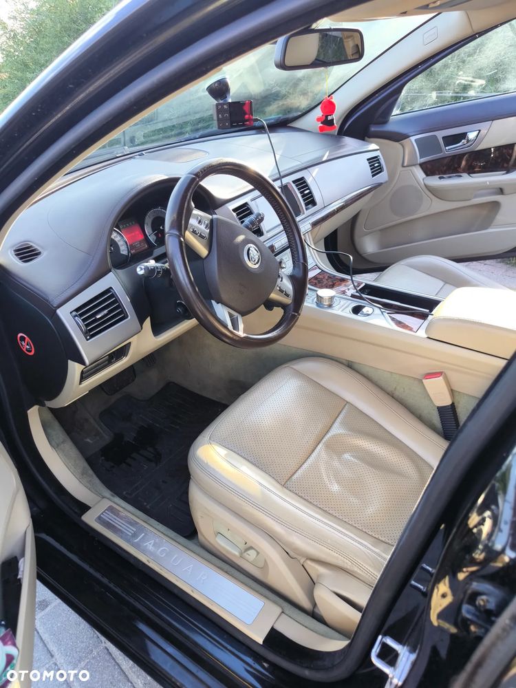 Jaguar XF 3.0 V6 Premium Luxury - 6