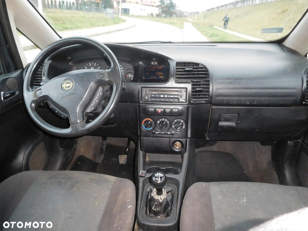 Opel Zafira 1.8 16V Comfort - 8