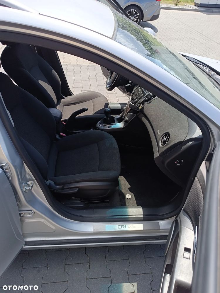 Chevrolet Cruze 1.7 D LT+ - 9