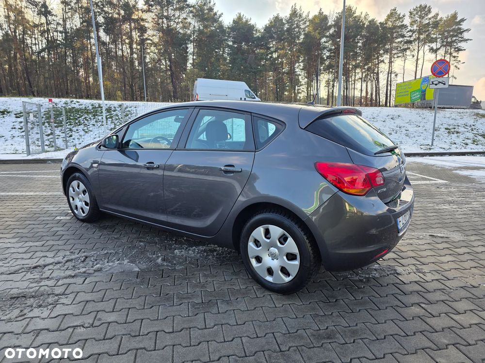 Opel Astra 1.6 Edition - 4