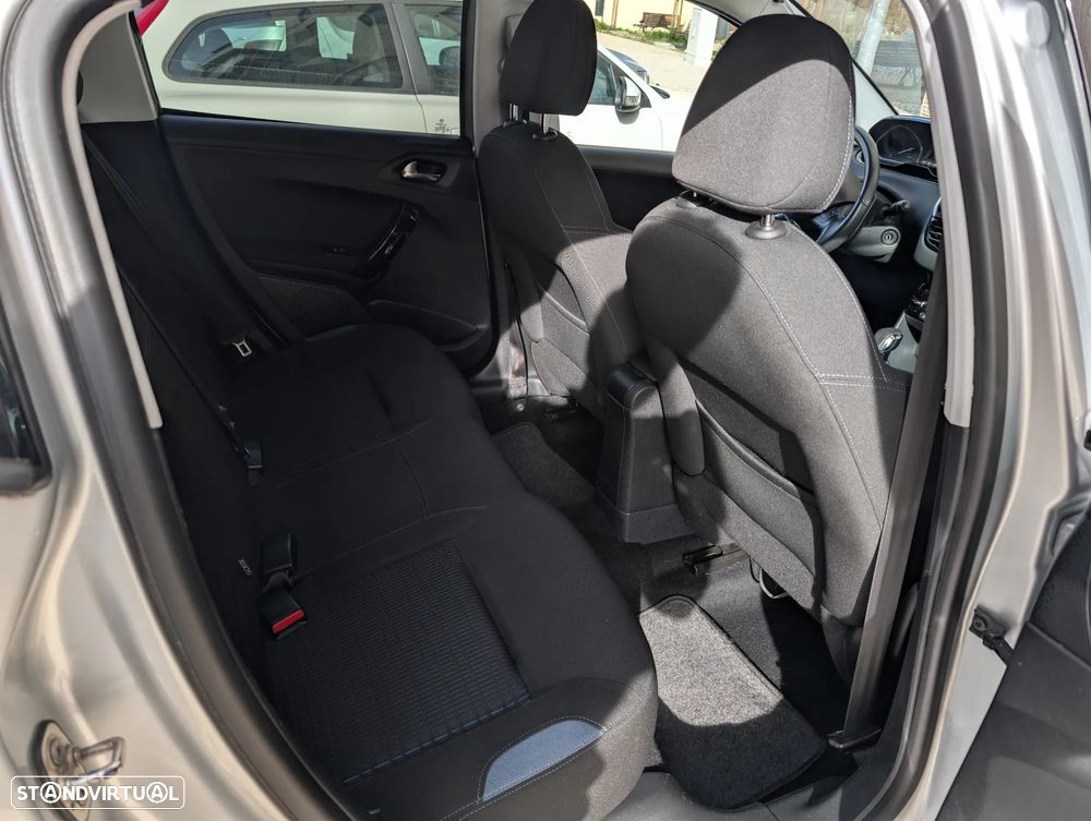 Peugeot 208 1.4 HDi Allure - 8